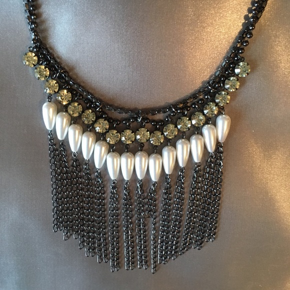 Jewelry - Vintage stunner necklace